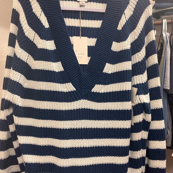 NWT sweater from Target - Picture 2 of 4